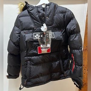 Canadian Peak women jacket with hoodie